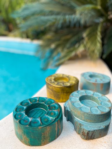 Soporte de velas en forma de circulo.